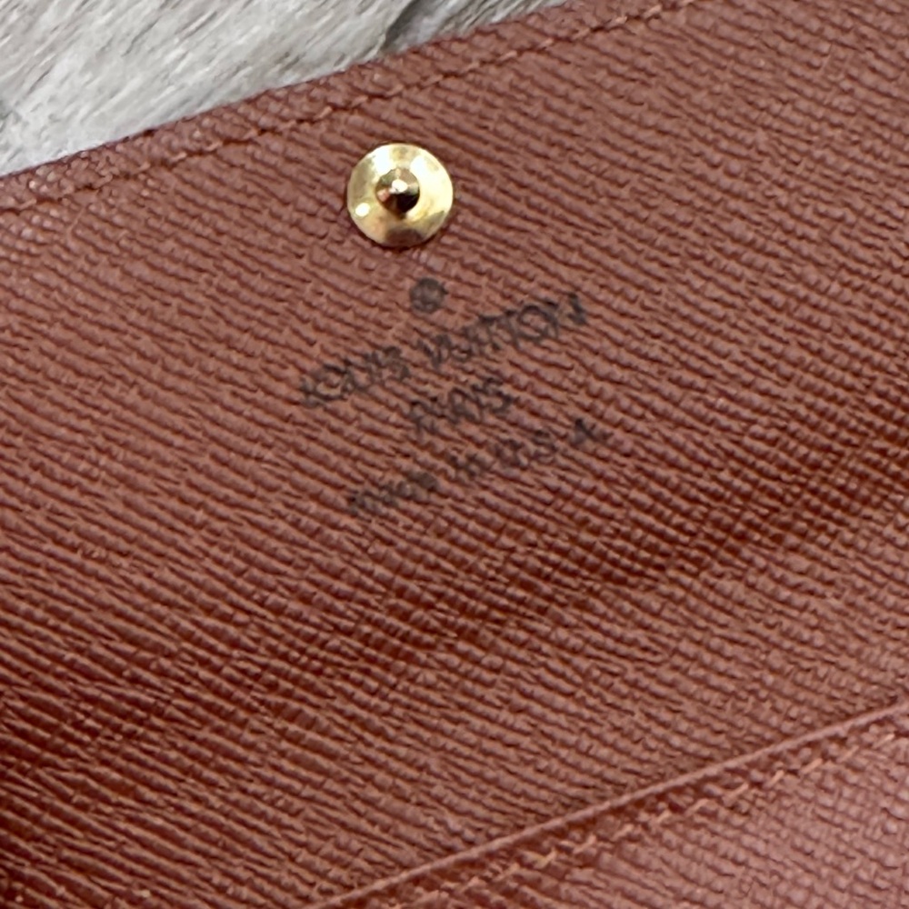 Louis Vuitton Brown Monogram Key Holder - Picture 4 of 8